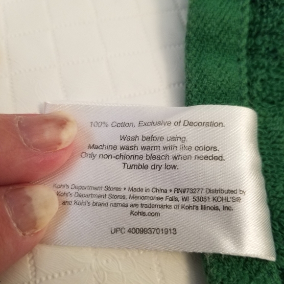 Christmas Hand Towels Deck The Palms 15 x 22 100% Cotton St Nicholas Square - Picture 3 of 3